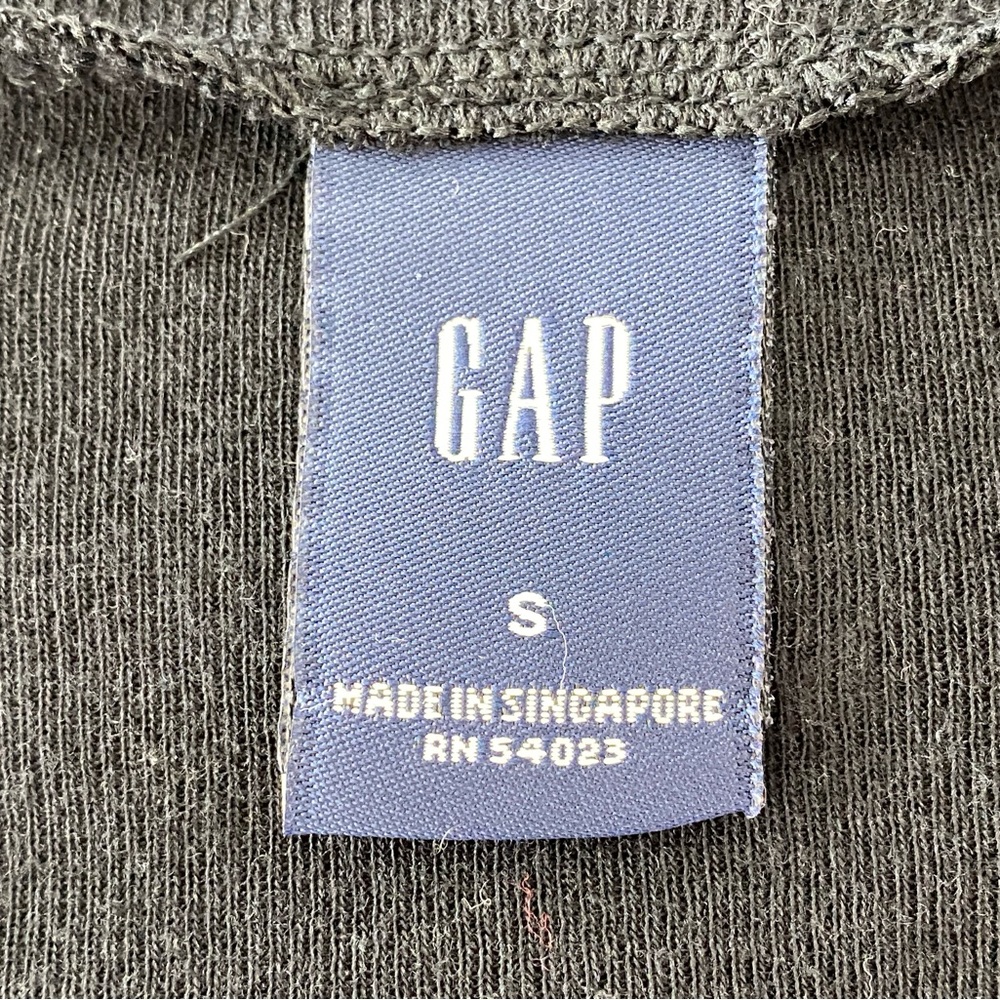 GAP Long Sleeve, Lightweight T- Shirt,Size S - Picture 9 of 9